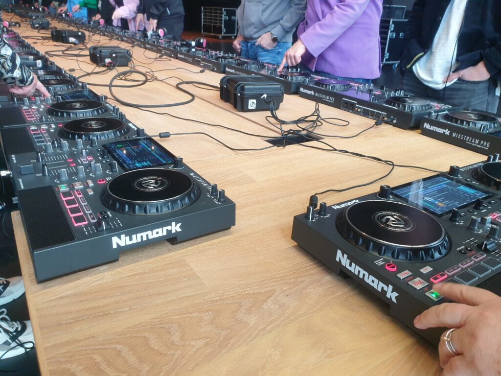 DJ Workshop op locatie voor groepen