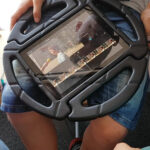 Op iPads monteren tijdens de Workshop Nepnieuws