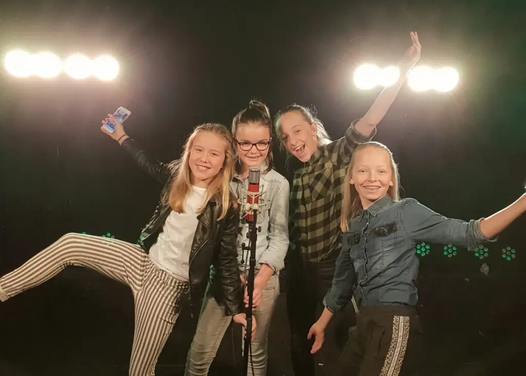 Song & Clip Project op locatie voor groepen jongeren
