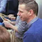 Teambuilding muziek met een muzikale Streetbeats Workshop drummen.