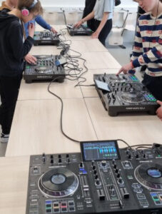 Draaitafels in de DJ Workshop