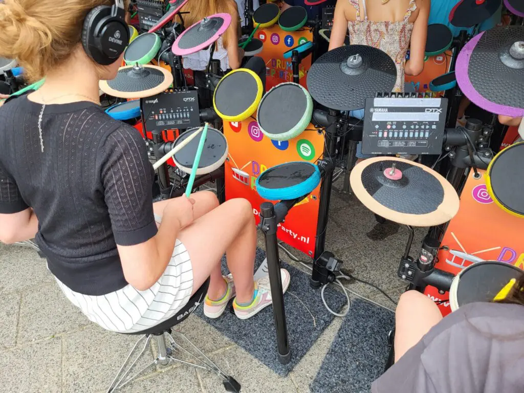 Workshop Elektronisch Drummen voor groepen jongeren