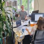 Werken op maX Music kantoor