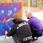 Graffiti tekenen in een workshop op locatie