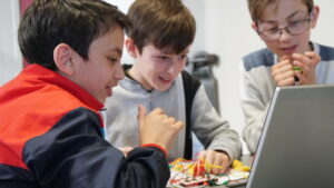 Makey Makey controllers voor je eigen game maken.