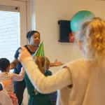 Zingen en dansen tijdens deze workshop. Er zijn leerlijnen van toepassing.