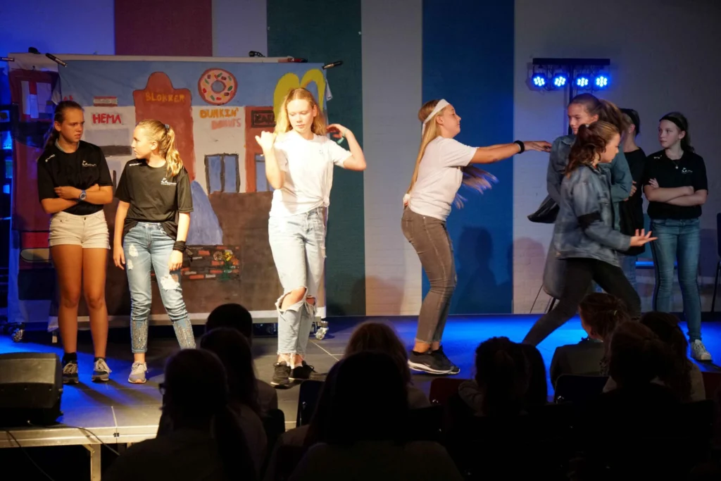 Theater Themadag op locatie voor grote groepen jongeren