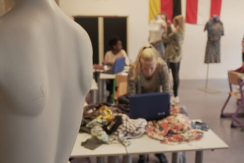 Upcycling Mode Workshop op locatie voor groepen jongeren