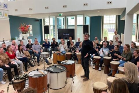 Muziek workshops op locatie voor groepen; bijvoorbeeld percussie