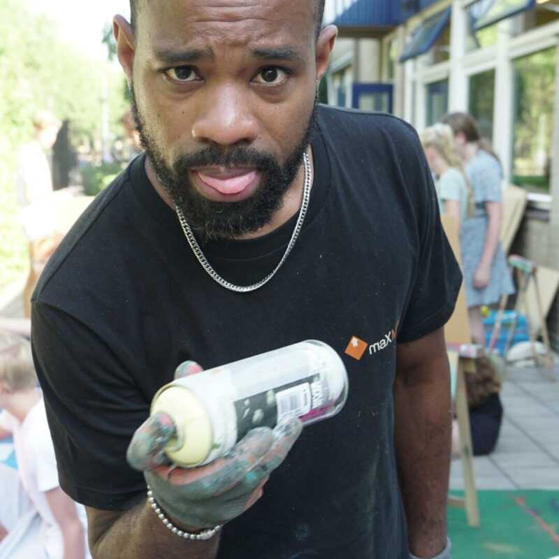 Graffiti workshopleider Noemar
